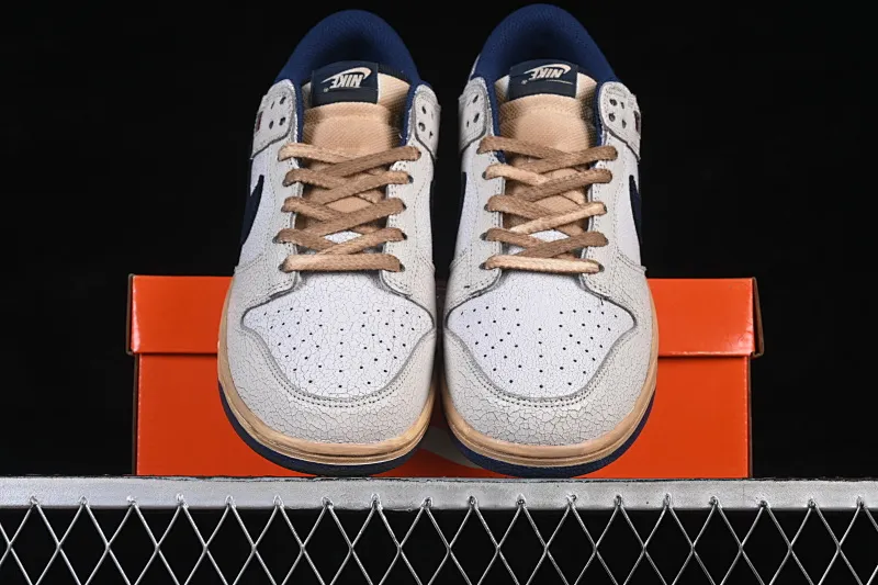 All categories Nk SB Dunk Series Nk SB Dunk Low High-end customized low-top sneakers J version Stranger Things x Nike SB Dunk Low Stranger Things SB low-top casual sneakers IH6766-001